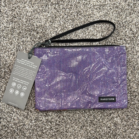 NEW! Multicolor Wristlet Clutch - Picture 2 of 4